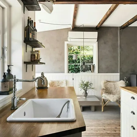 Modern Summer House Near Udsholt Casa de Férias *