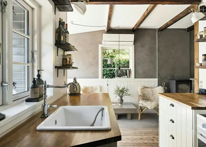 Modern Summer House Near Udsholt Hébergement de vacances