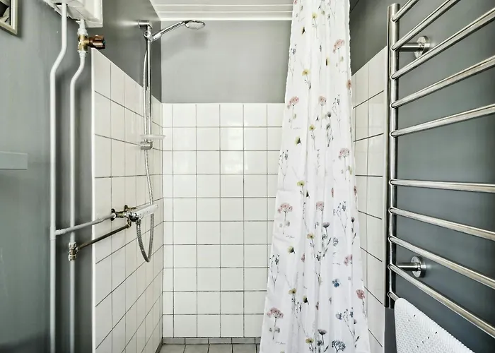 Modern Summer House Near Udsholt Hébergement de vacances Græsted