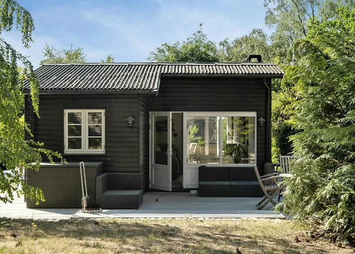 Modern Summer House Near Udsholt Hébergement de vacances